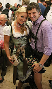 Moderatorin Eva Gr&uuml;nbauer mit Mann Richard George (&copy;Foto. Martin Schmitz)